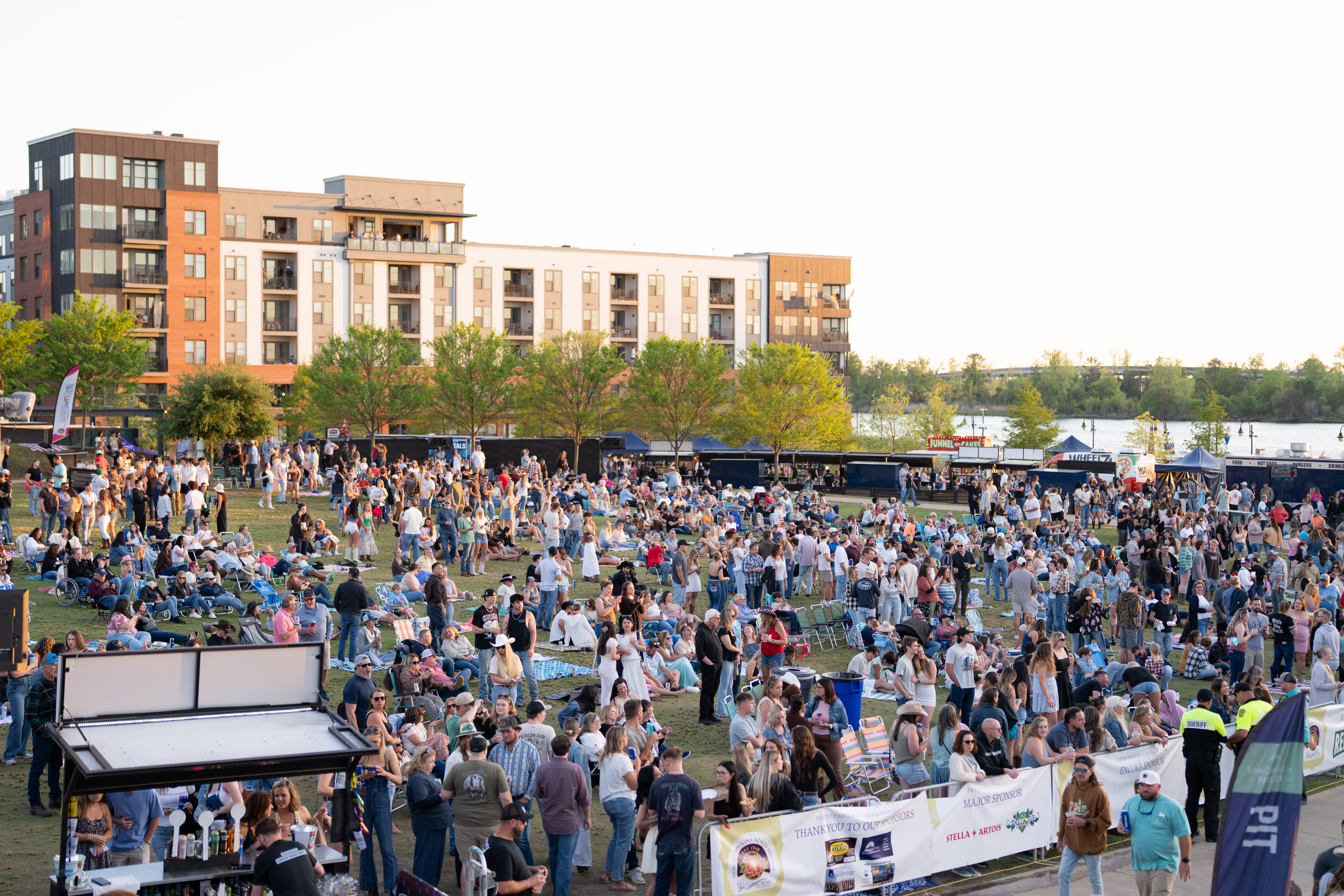 Dustin Lynch Concert-25